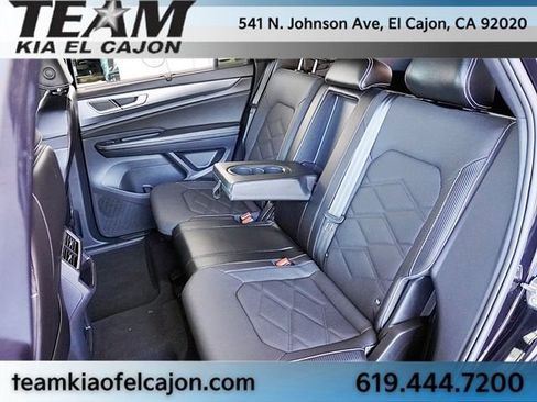 Used 2024 Volkswagen Atlas Cross Sport SE FWD image 16