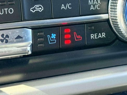 Used 2024 Ford Expedition XLT AWD/4WD image 24