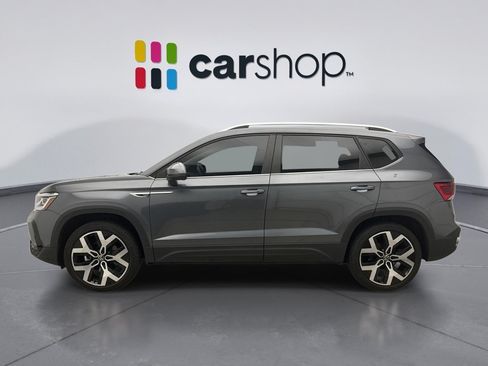 Used 2022 Volkswagen Taos SEL w/ Panoramic Sunroof Package AWD/4WD image 2