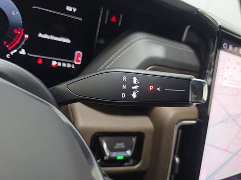 Used 2025 GMC Yukon Denali Ultimate AWD/4WD image 24