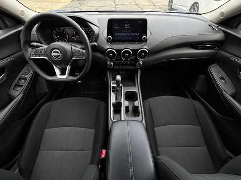 Used 2025 Nissan Sentra SV FWD image 32