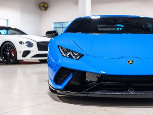 Used 2018 Lamborghini Huracan Performante AWD/4WD image 25