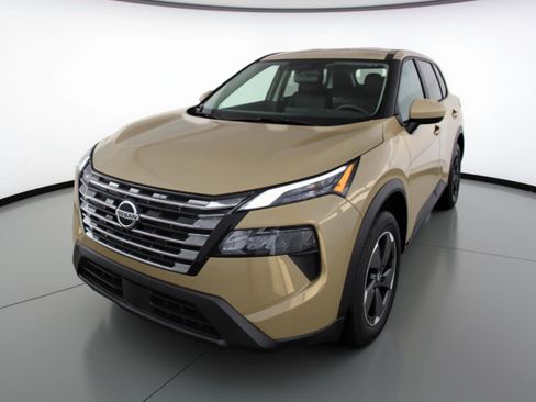 Used 2025 Nissan Rogue SV FWD image 3