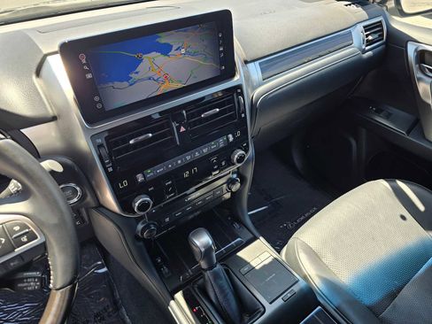 Used 2023 Lexus GX 460 Luxury w/ Sport Design Package AWD/4WD image 28
