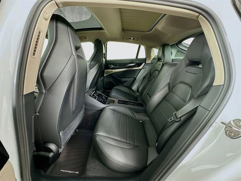 Used 2024 Porsche Panamera image 25