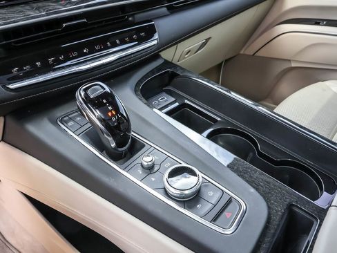 Used 2023 Cadillac Escalade Premium Luxury AWD/4WD image 28