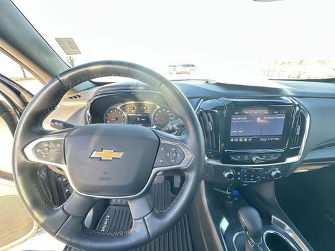 Used 2023 Chevrolet Traverse LT image 11