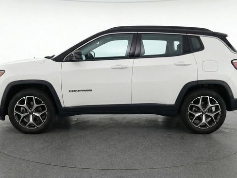 Used 2025 Jeep Compass Limited AWD/4WD image 5