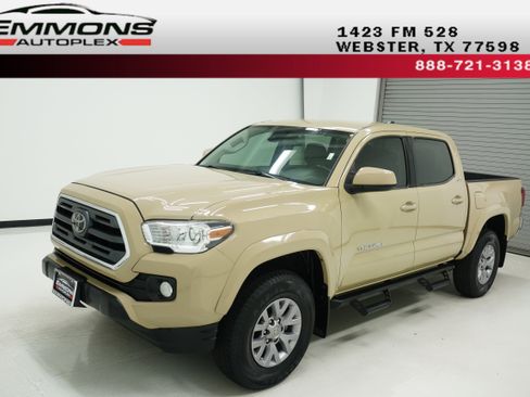 Used 2019 Toyota Tacoma SR5 RWD image 1