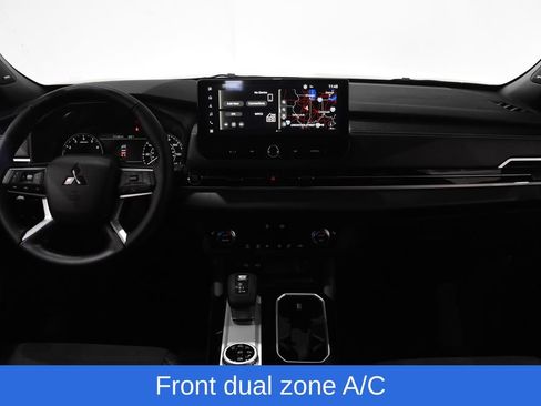New 2026 Mitsubishi Outlander LE AWD/4WD image 8