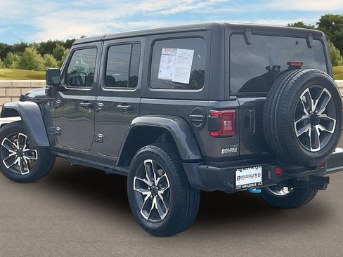 Used 2024 Jeep Wrangler Unlimited w/ Convenience Group AWD/4WD image 11