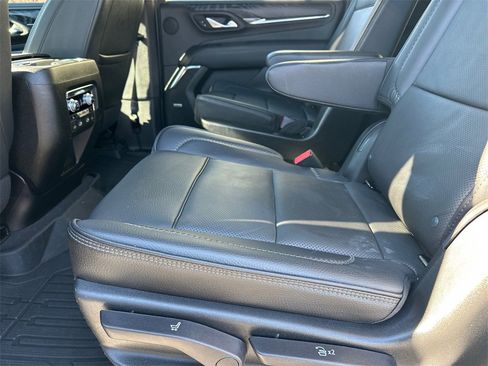 Used 2023 GMC Yukon XL Denali w/ Denali Reserve Package image 21