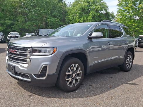Used 2023 GMC Acadia SLE w/ Driver Convenience Package FWD image 3
