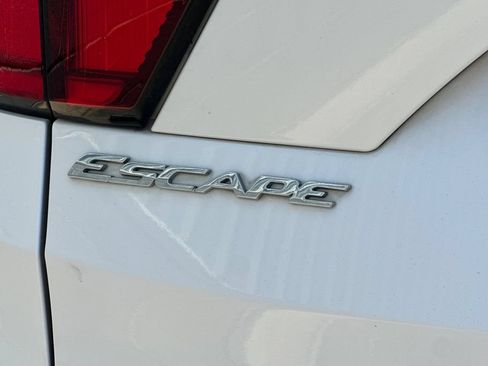 Used 2019 Ford Escape Titanium AWD/4WD image 27