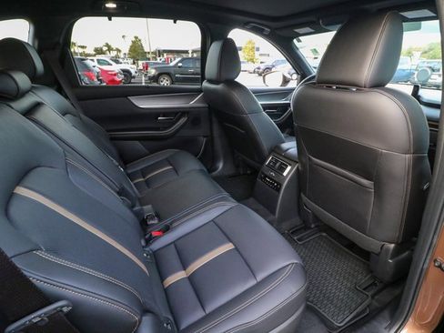 Used 2025 MAZDA CX-70 3.3 Turbo S w/ Premium Package image 25