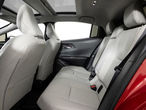 Used 2025 Toyota Prius XLE image 19