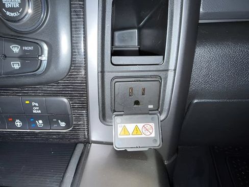 Used 2018 RAM 1500 Limited AWD/4WD image 19