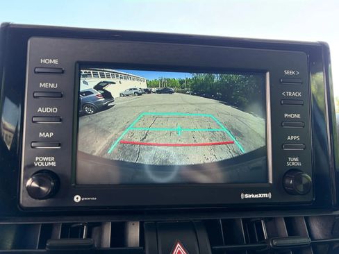 Used 2021 Toyota RAV4 LE AWD/4WD image 31