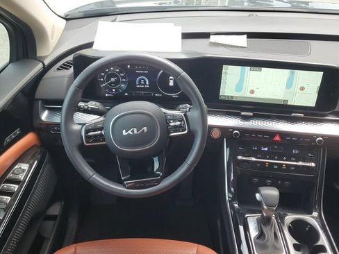 Certified 2024 Kia Carnival SX Prestige FWD image 14