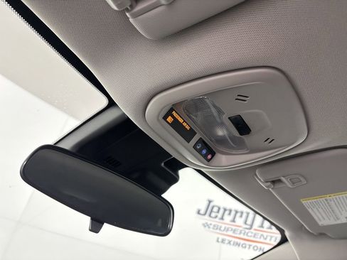 Used 2025 Chevrolet Trax LS image 18