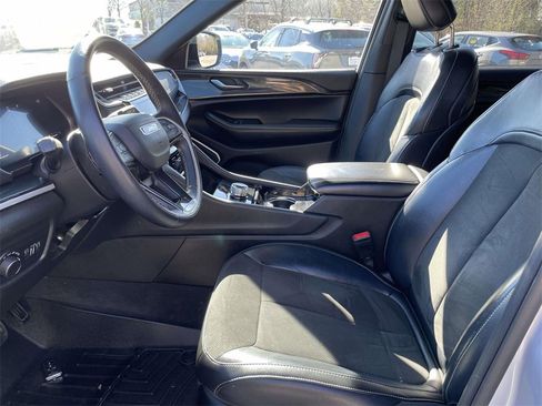 Used 2021 Jeep Grand Cherokee L Laredo image 14