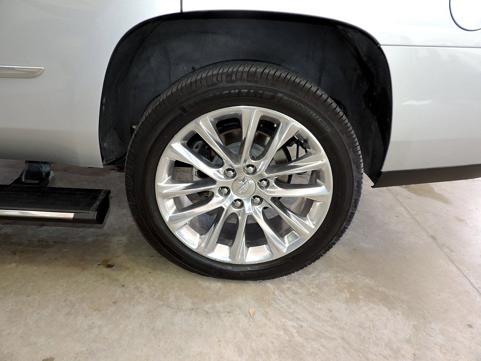 Used 2020 Cadillac Escalade Premium Luxury AWD/4WD image 10