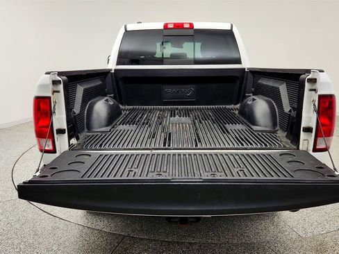 Used 2019 RAM 1500 Classic SLT AWD/4WD image 22