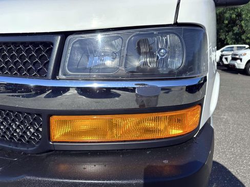 Used 2025 Chevrolet Express 2500 w/ Driver Convenience Package RWD image 7