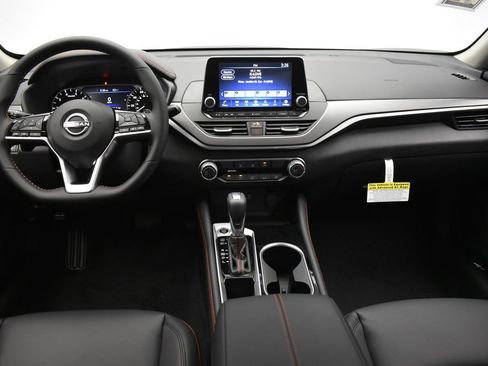Used 2025 Nissan Altima 2.5 SR FWD image 28
