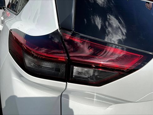 Used 2025 Nissan Rogue SV AWD/4WD image 25
