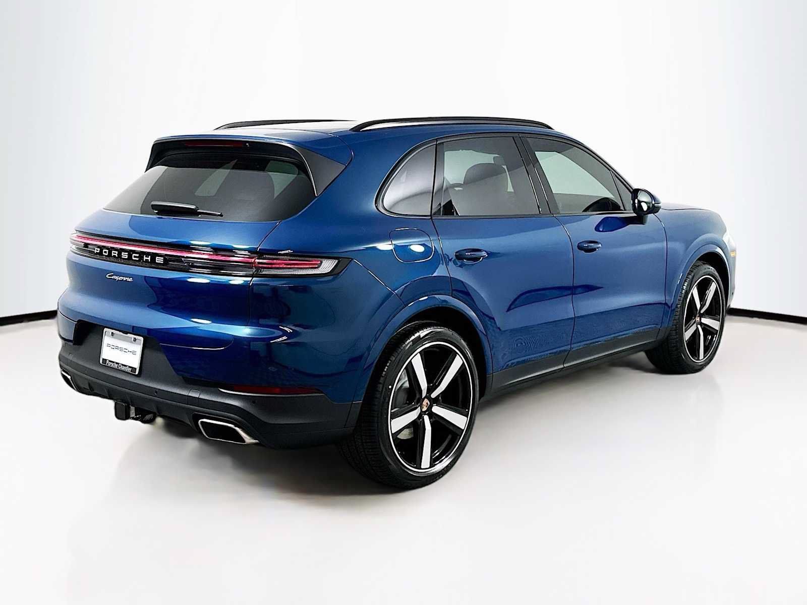 Used 2026 Porsche Cayenne AWD/4WD image 9