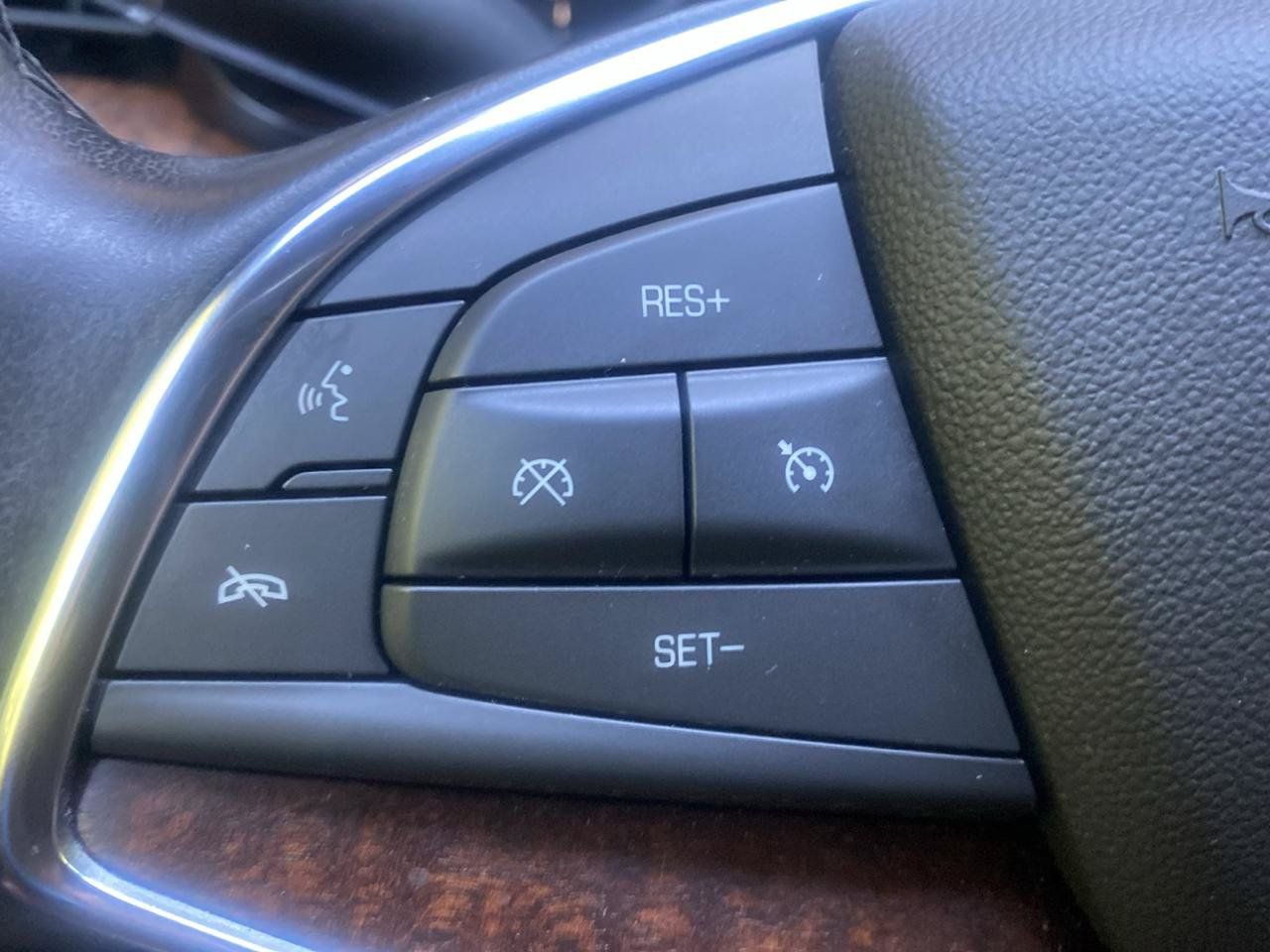 Used 2020 Cadillac XT5 Premium Luxury FWD image 12