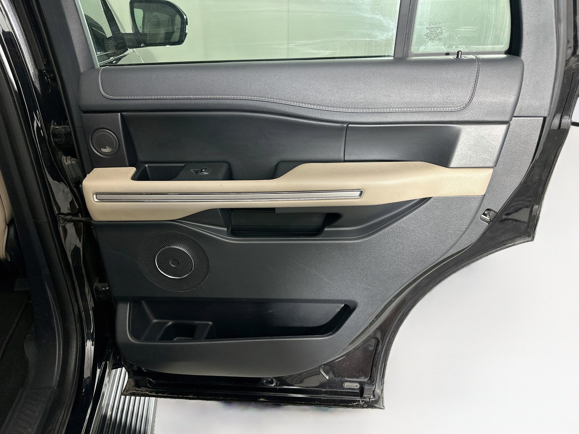 Used 2024 Ford Expedition Limited AWD/4WD image 33