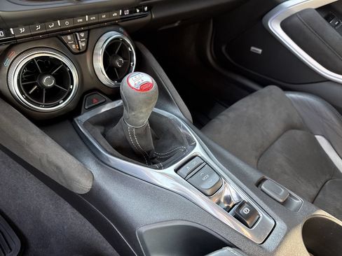 Used 2018 Chevrolet Camaro SS RWD image 26