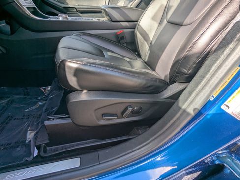 Used 2022 Ford Edge Titanium image 17