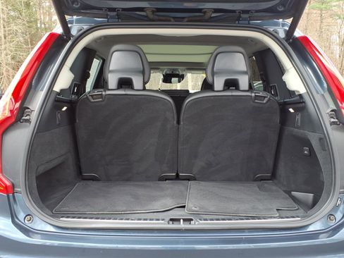 Used 2022 Volvo XC90 T5 Momentum AWD/4WD image 6