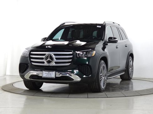 Used 2024 Mercedes-Benz GLS 450 4MATIC image 3
