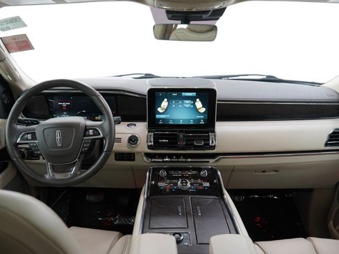 Used 2021 Lincoln Navigator L Reserve AWD/4WD image 18