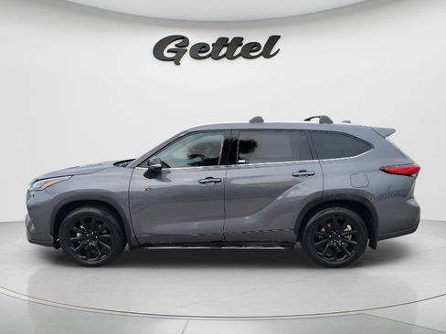 Used 2023 Toyota Highlander Limited FWD image 8