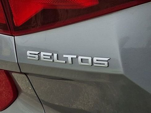 Used 2023 Kia Seltos LX image 30