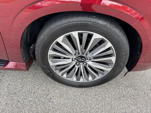 Used 2025 INFINITI QX80 Sensory AWD/4WD image 12
