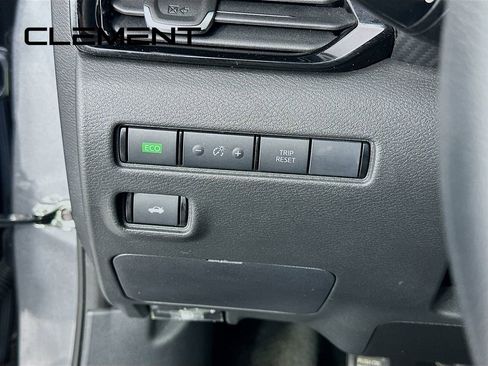 Used 2025 Nissan Sentra SV FWD image 14