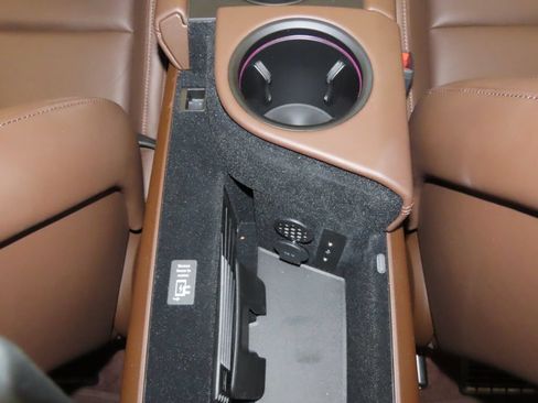 Certified 2026 Porsche Taycan RWD image 30