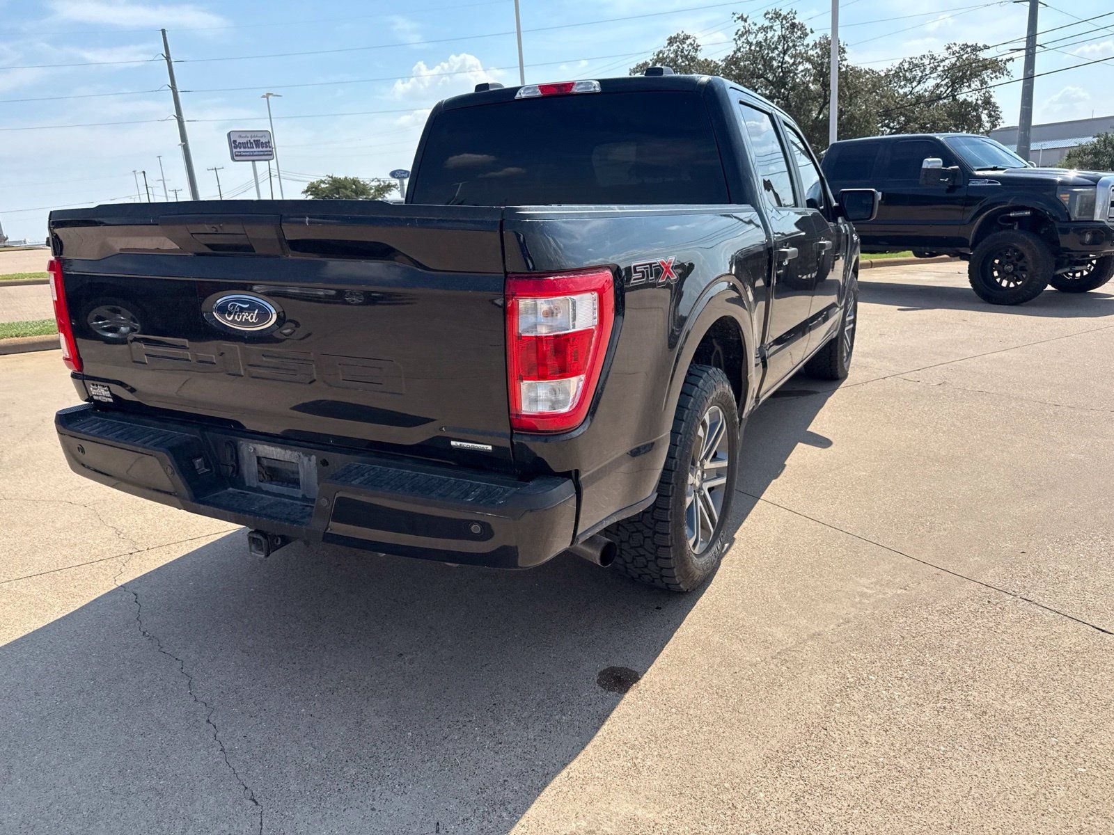 Used 2022 Ford F150 XL w/ STX Appearance Package RWD image 7
