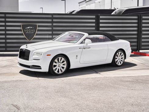 Used 2018 Rolls-Royce Dawn RWD image 6