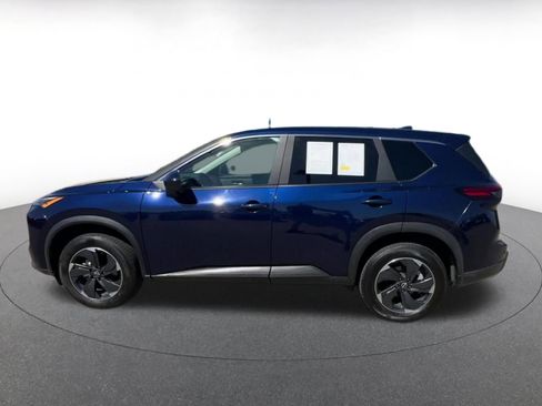 Used 2025 Nissan Rogue SV AWD/4WD image 9