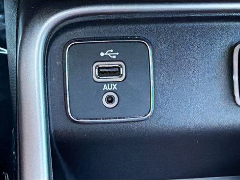 Used 2018 Jeep Compass Latitude w/ Popular Equipment Group FWD image 29