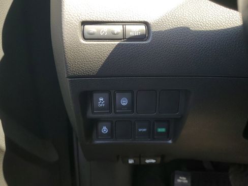 Used 2021 Nissan Rogue Sport SV image 22