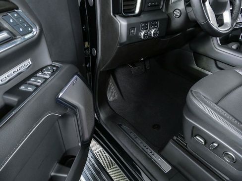 Used 2024 GMC Sierra 1500 Denali AWD/4WD image 9