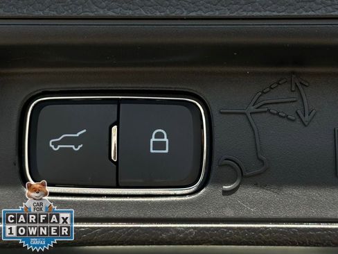 Used 2024 Ford Explorer XLT image 25